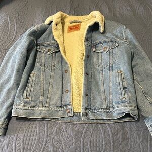 Levi's denim Sherpa lined jacket size medium